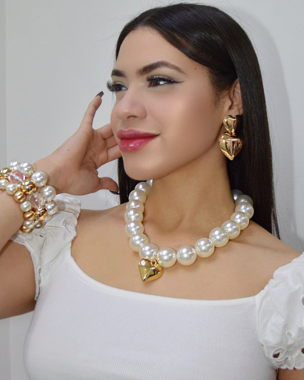 For The Love Of Pearls Collar Set